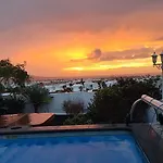 3 Bedroom With Pool And Jacuzzi Playa Blanca (Lanzarote)