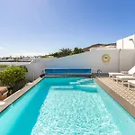 Semesterbostad 3 Bedroom With Pool And Jacuzzi *