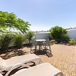 Semesterbostad 3 Bedroom With Pool And Jacuzzi