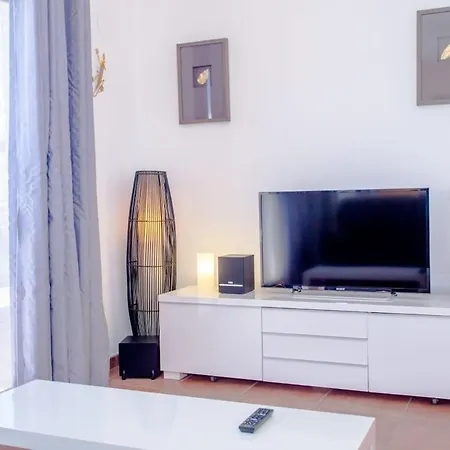 3 Bedroom With Pool And Jacuzzi Сasa de vacaciones Playa Blanca (Lanzarote)