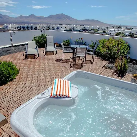 Сasa de vacaciones 3 Bedroom With Pool And Jacuzzi