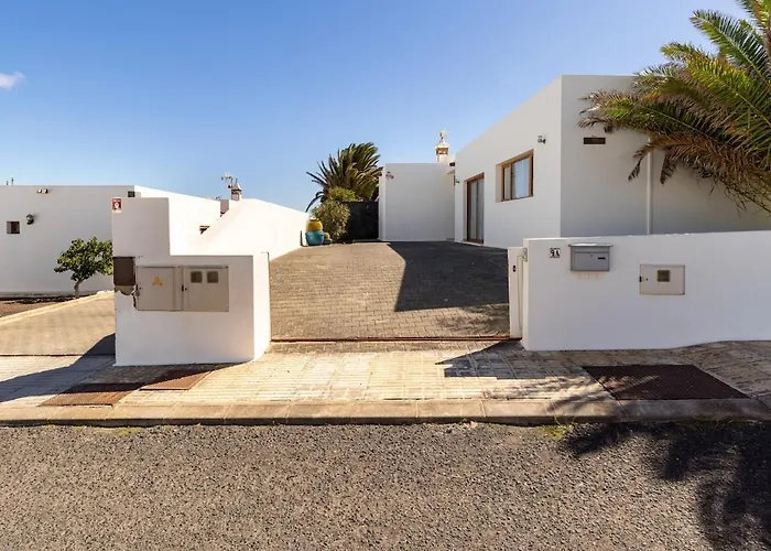 3 Bedroom With Pool And Jacuzzi Сasa de vacaciones *