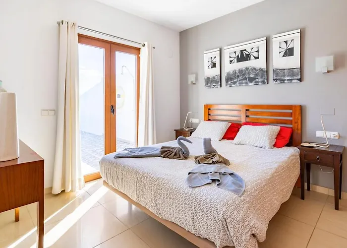 3 Bedroom With Pool And Jacuzzi Сasa de vacaciones *