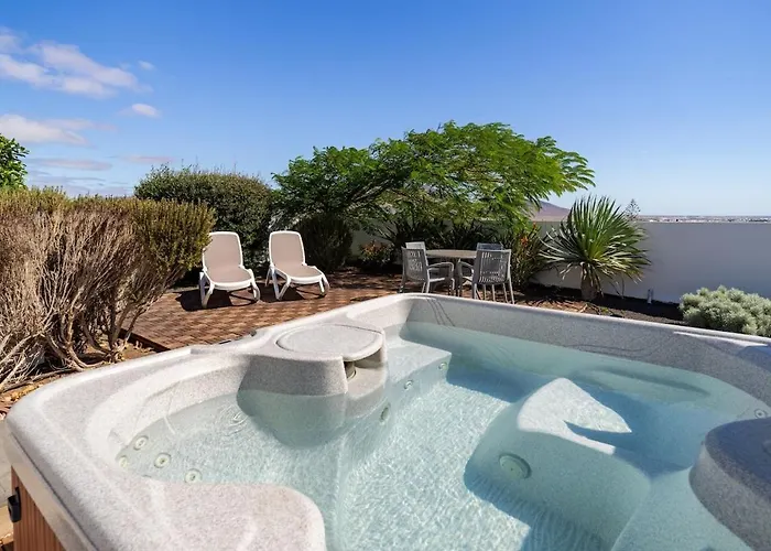 Сasa de vacaciones 3 Bedroom With Pool And Jacuzzi *