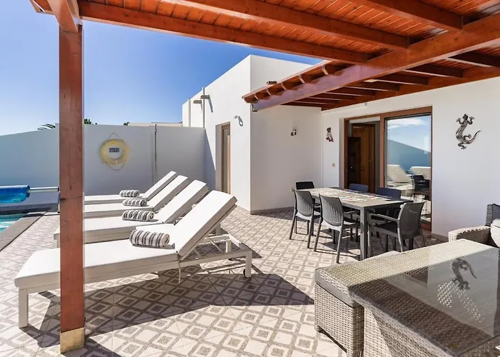 Сasa de vacaciones 3 Bedroom With Pool And Jacuzzi Playa Blanca (Lanzarote)