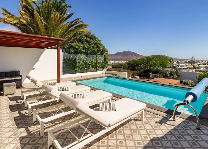 3 Bedroom With Pool And Jacuzzi Сasa de vacaciones